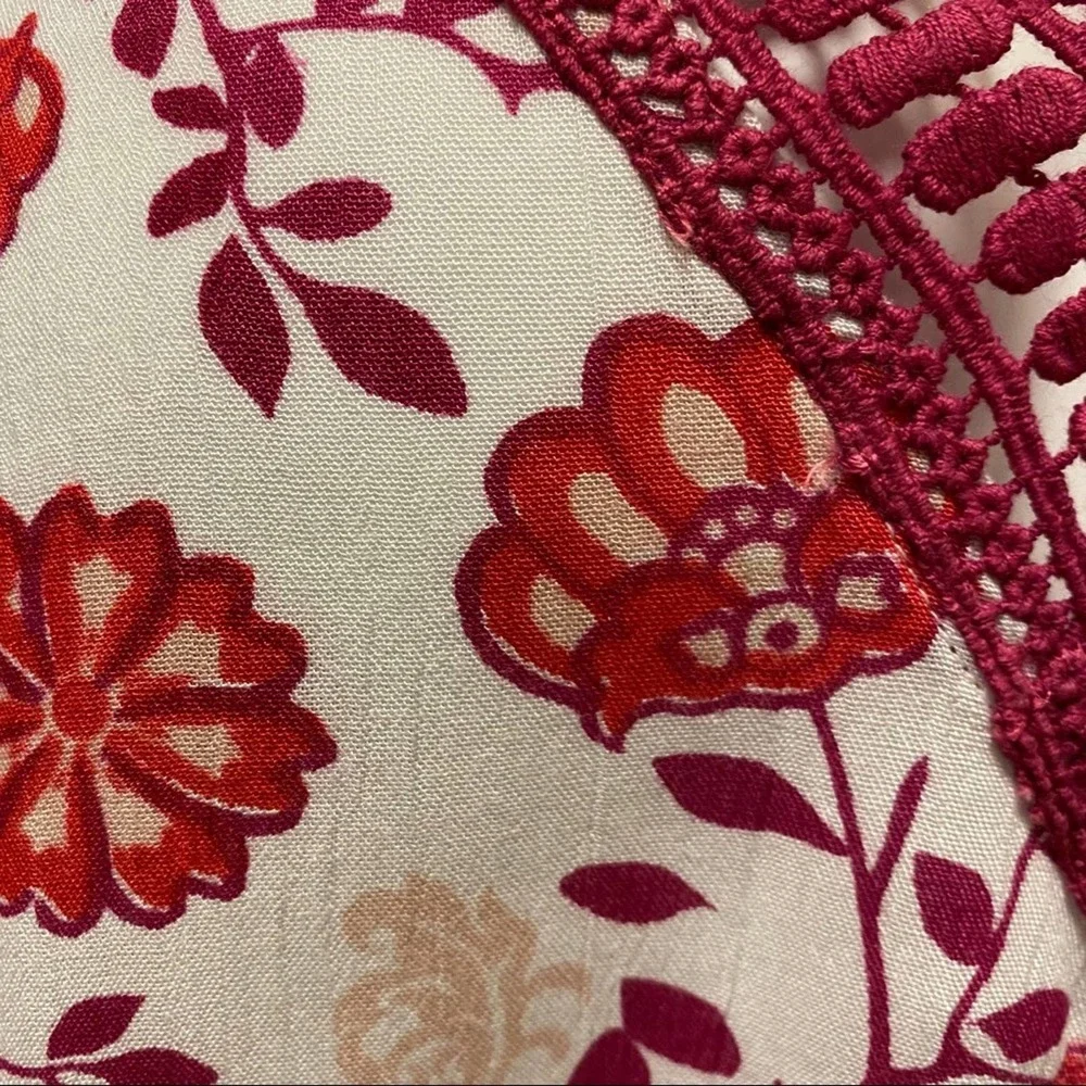 Floral Tank with Crochet V Neck - Picture 8 of 8